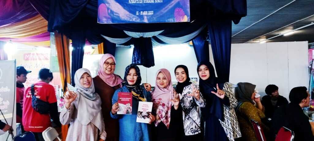 Event Bandung Barat EXPO 2022, Komunitas 22 IBU Ikuti Pameran Buku.