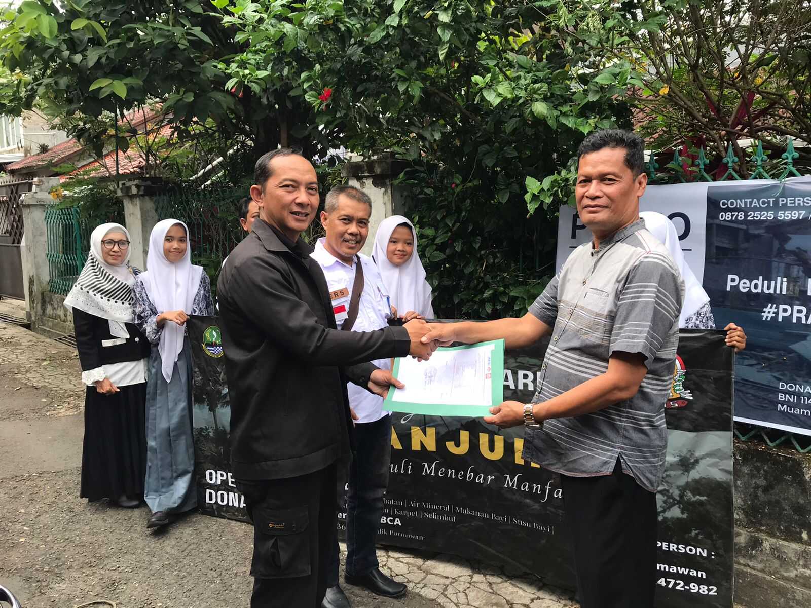 Bersama JMSI, SMAN 18 Garut Distribusikan Bantuan Bagi Korban Gempa Cianjur