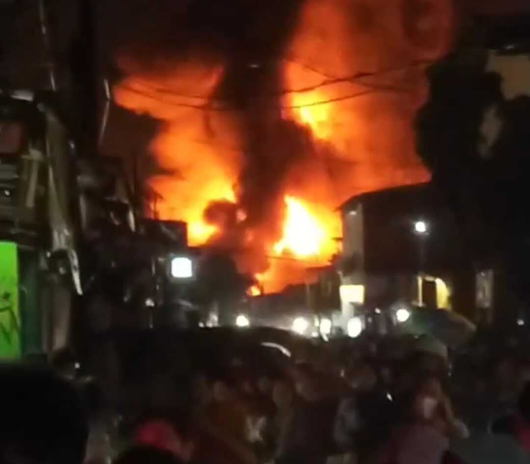 BREAKINGNEWS, Depo Pertamina Plumpang Jakarta Utara Meledak dan Terbakar