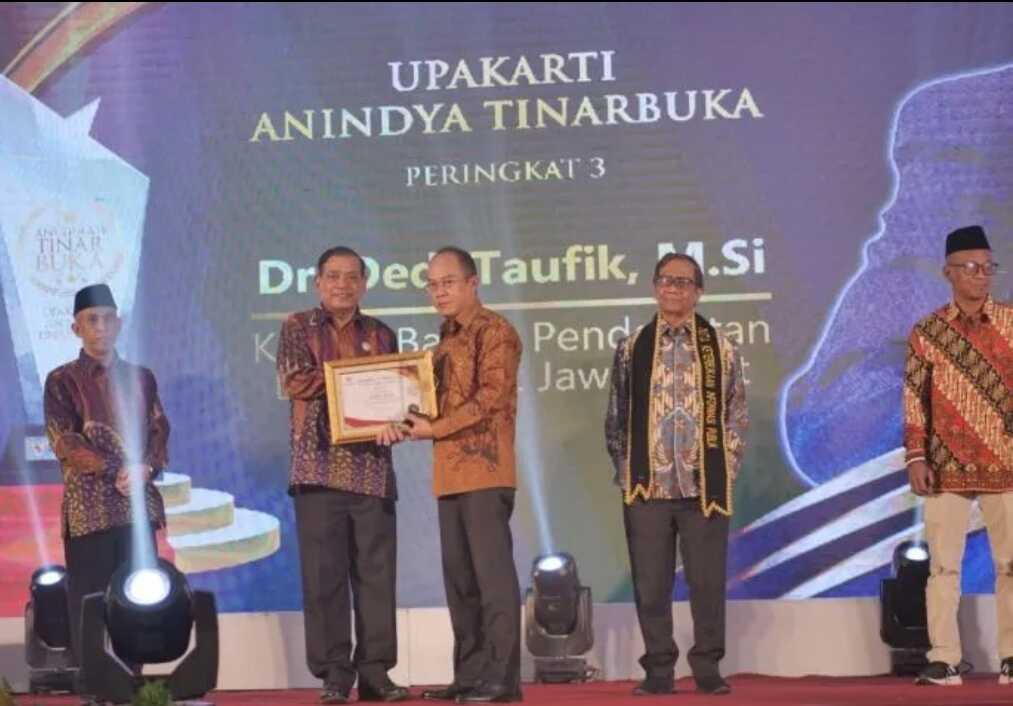 Jawa Barat Raih Anugerah Tinarbuka Berkat Inovasi Samsat dalam Transparansi Informasi