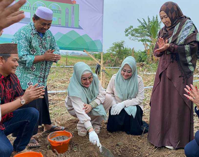 Royal Centre Foundation Gelar Peletakan Batu Pertama Pembangunan Asrama Santri Ponpes As-Shofa Rajeg Banten