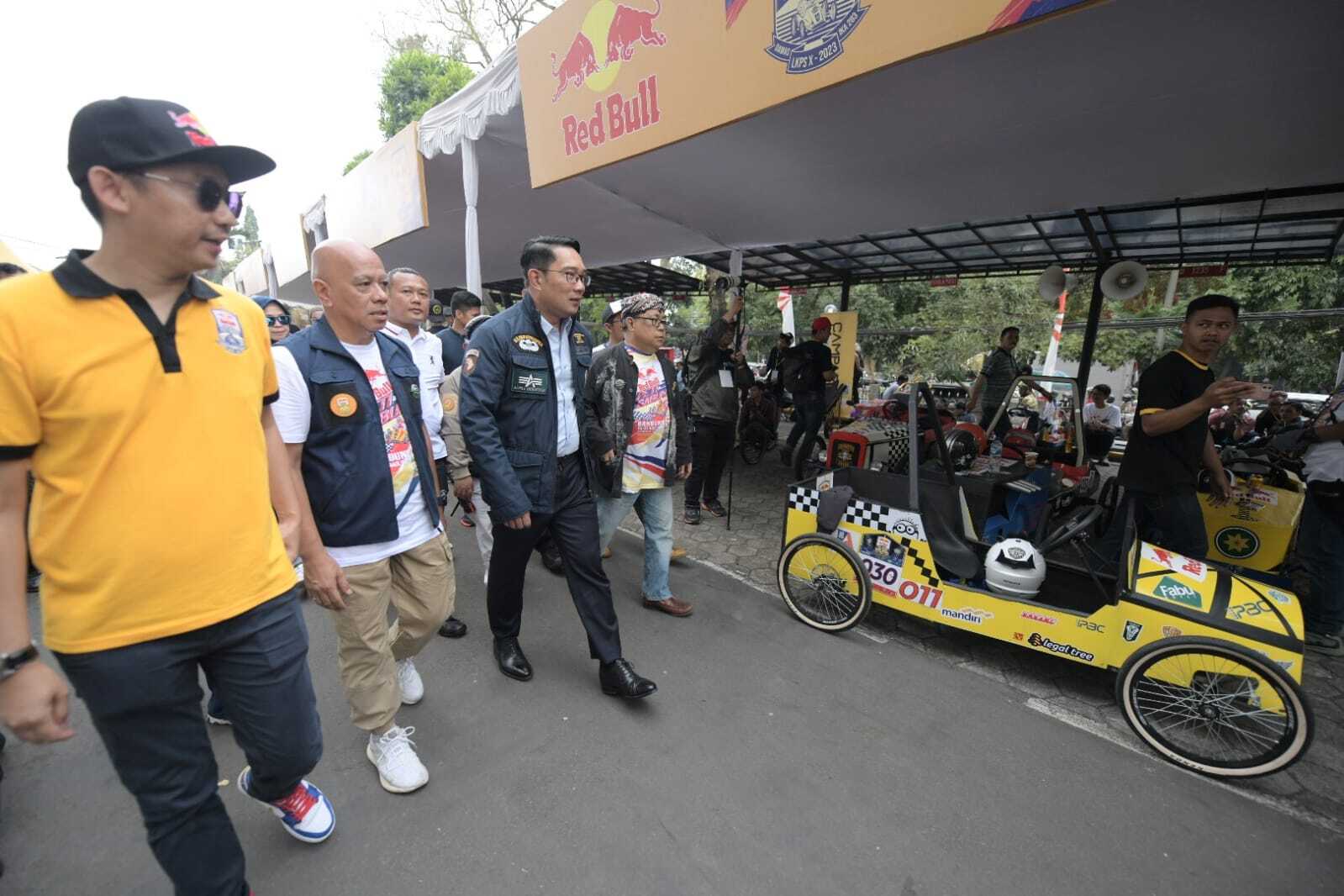 5 TAHUN JABAR JUARA, Ridwan Kamil Dorong Lomba Kereta Peti Sabun Mendunia