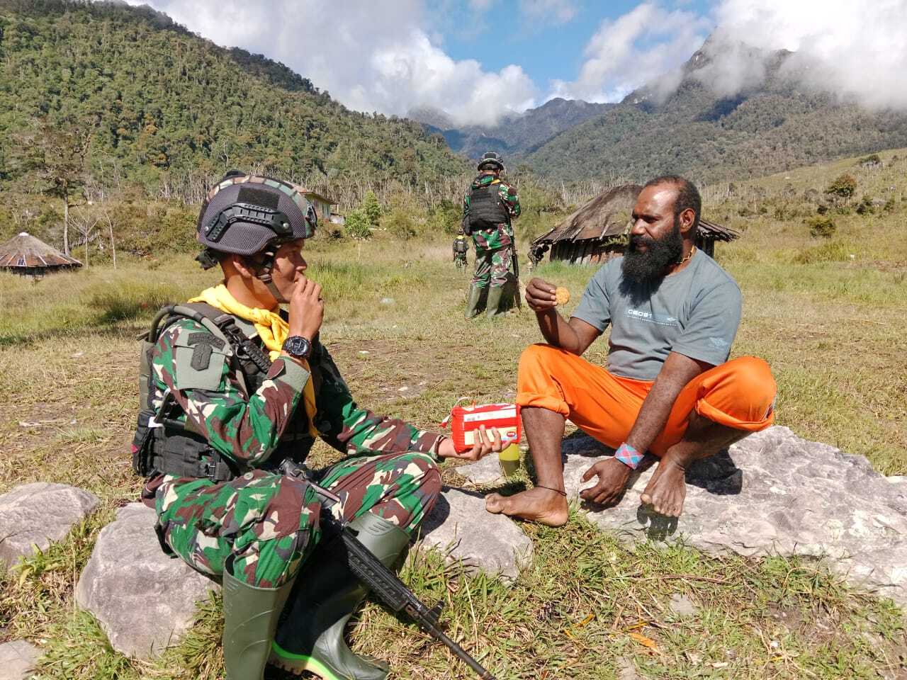 Berbincang Hangat dengan Masyarakat Papua